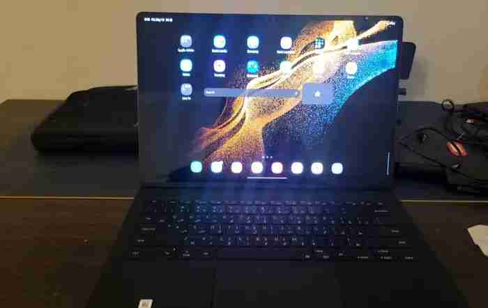 للبيع تاب اس 8 الترا tab s8 ultra with official magic keyboard