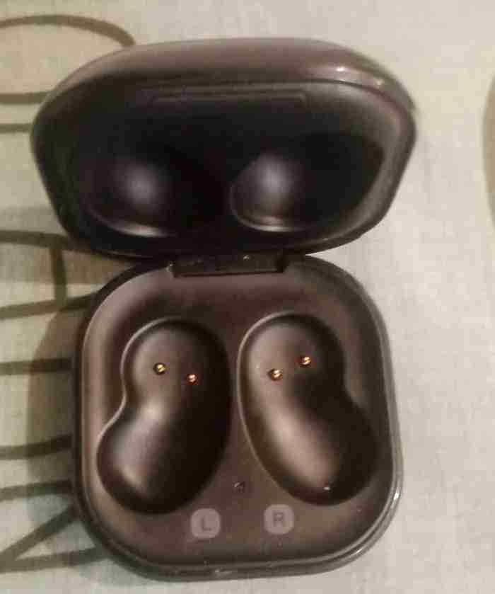 Samsung Galaxy buds live