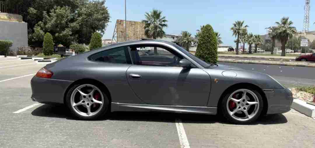 Porsche 911 مالك الاول شرط الفحص موديل 2003