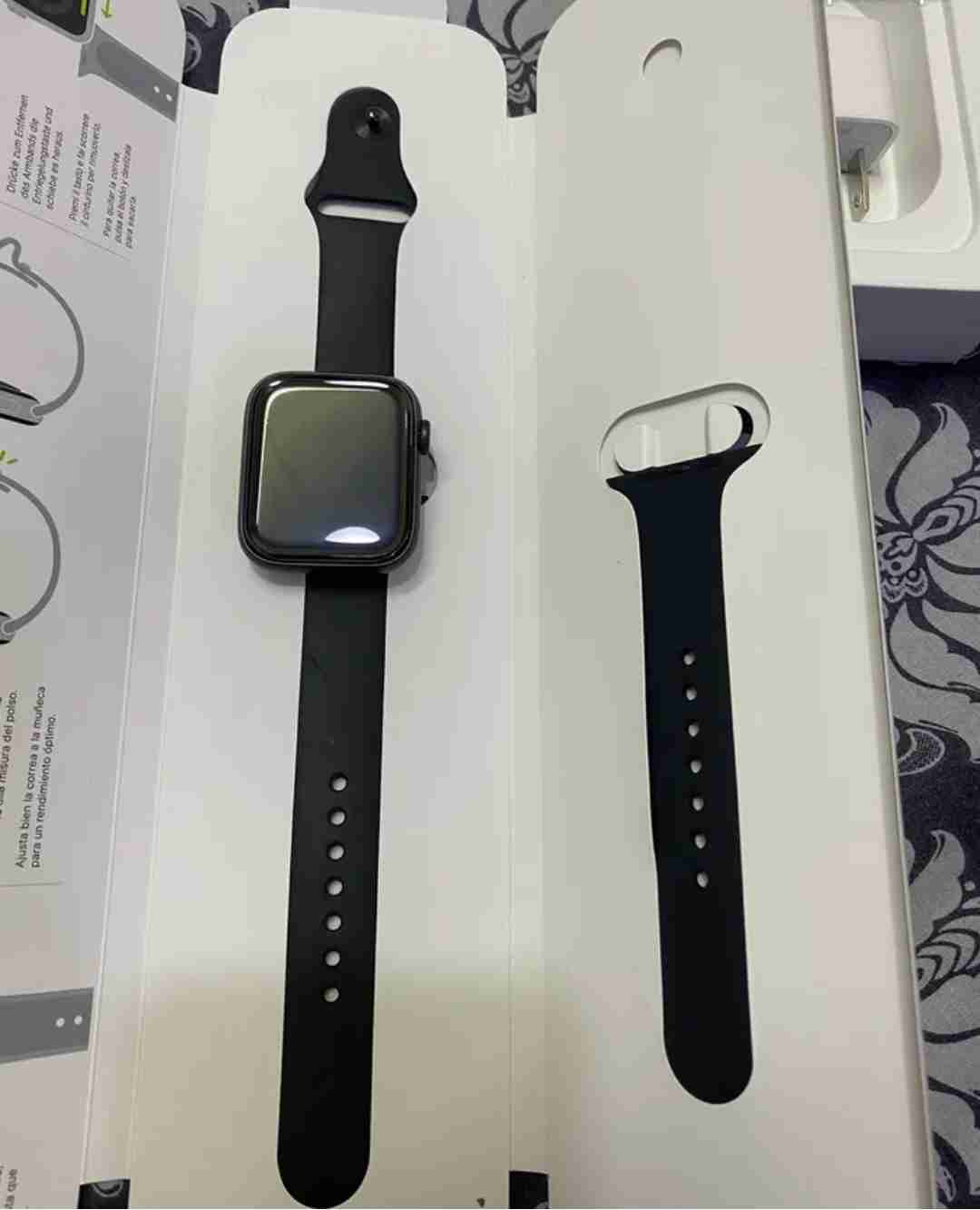 Apple Watch Series 5 , Black