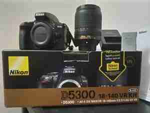 Nikon D5300 Camera Lens 18-140mm new Condition