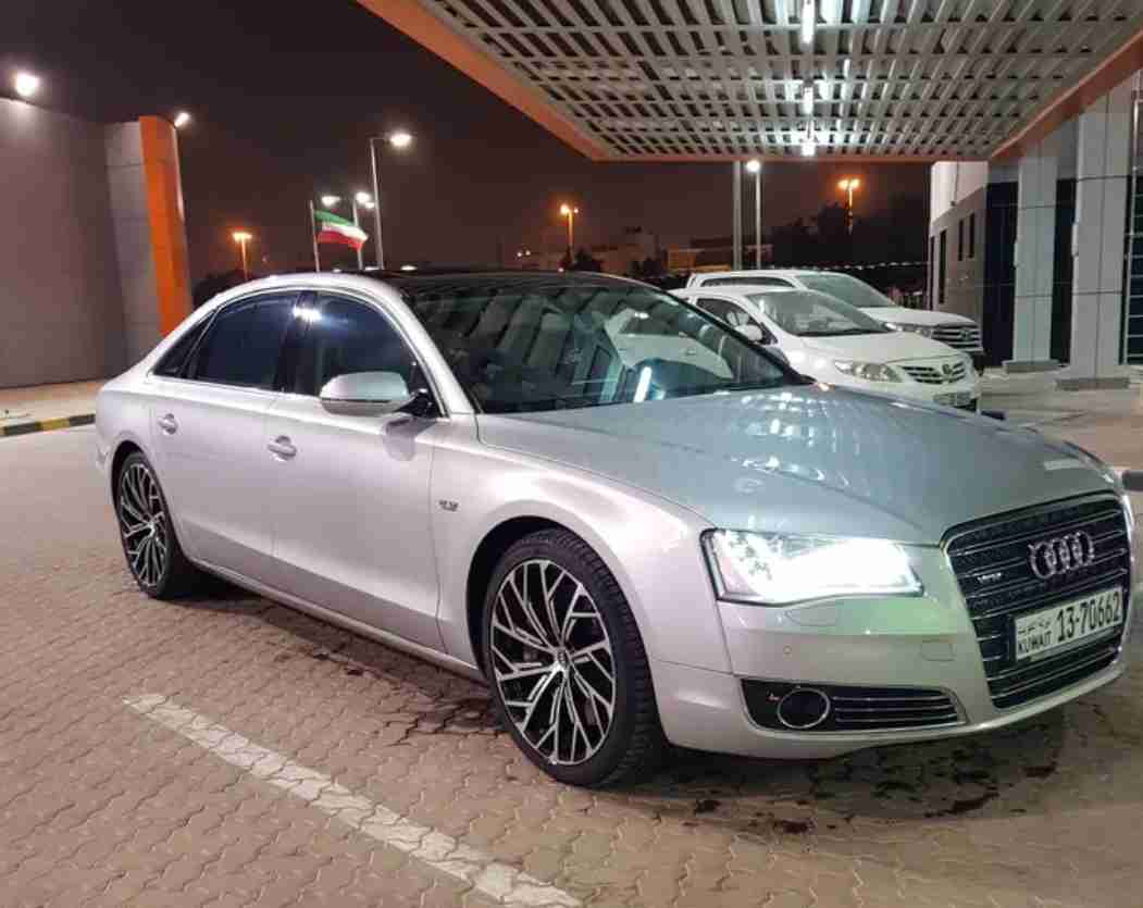 AUDI A8L W12 2011