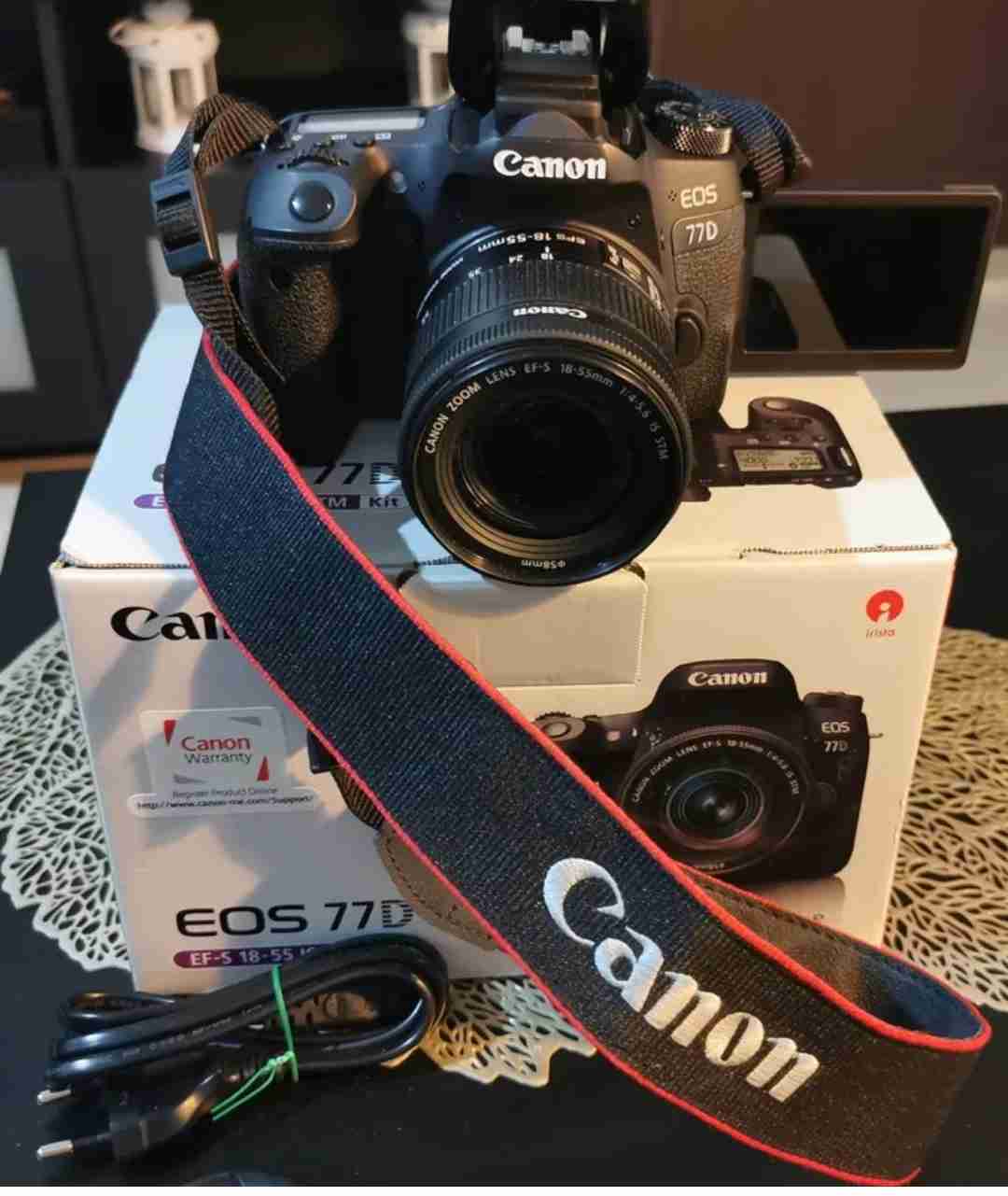 Canon 77D DSLR