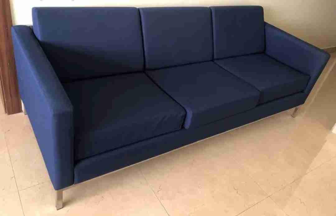 sofa like new