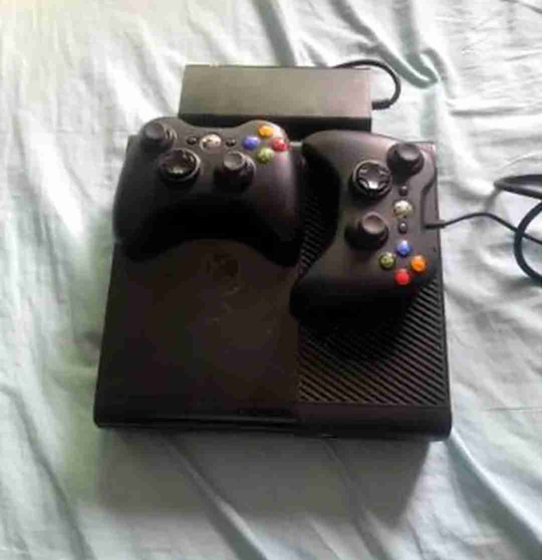 Xbox one controller in mahboula 10 kd