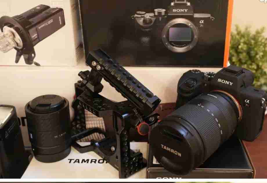 Sony A7R3A mirroless camera with free smallrig cage for sale