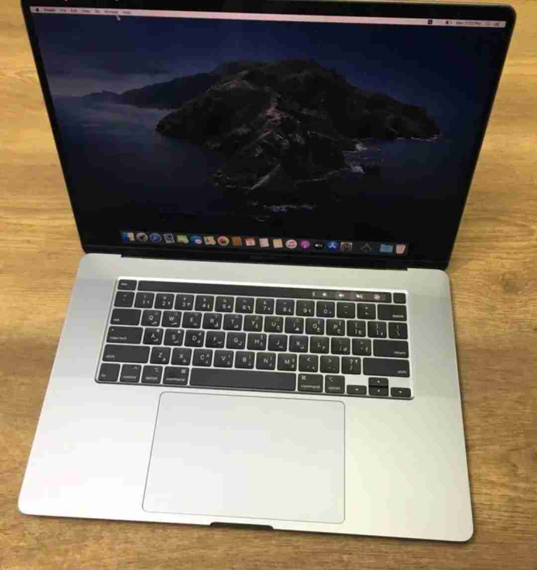 فرصة دهبية،للبيع macbook pro core i9,موديل 2019 حالته ممتازة