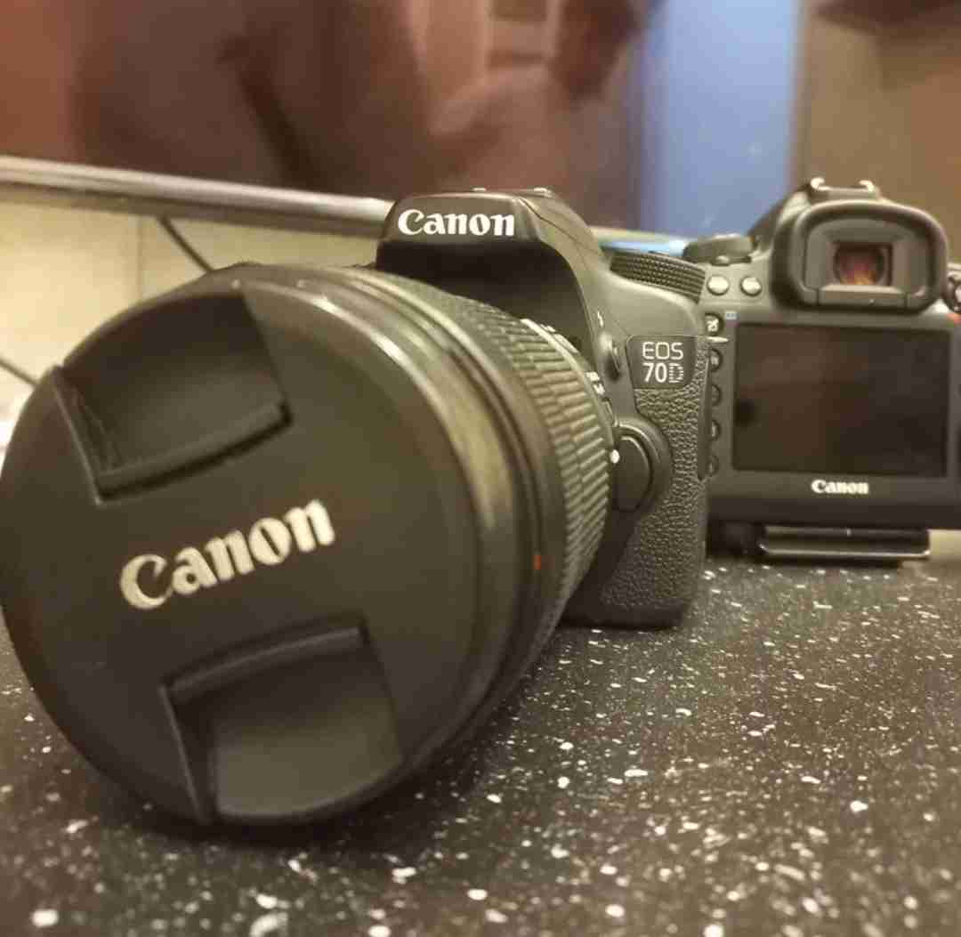 كاميرا كانون canon 70D و عدسه 18-135