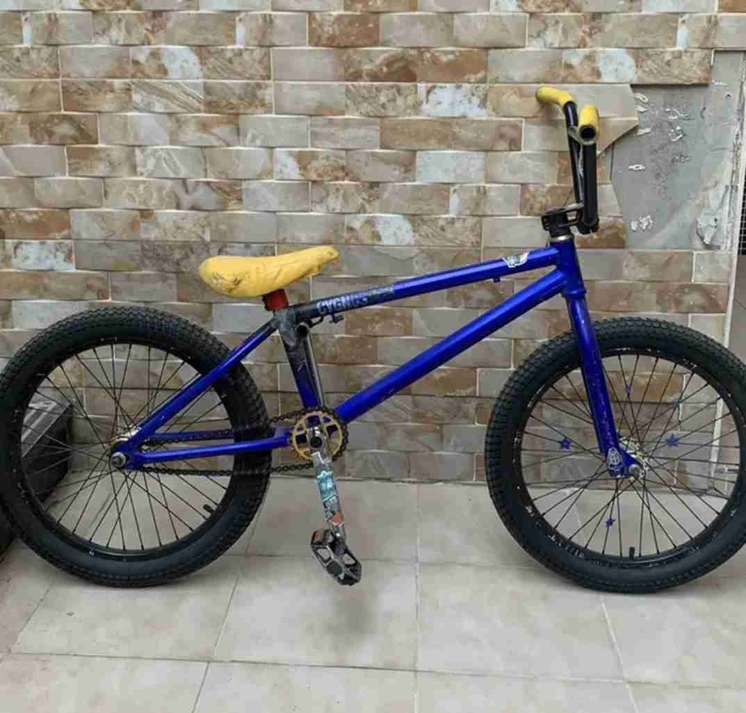 للبيع قاري BMX