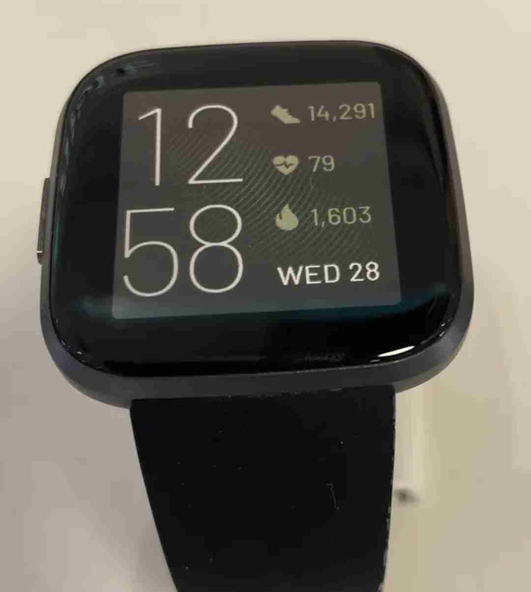 ساعة Fitbit