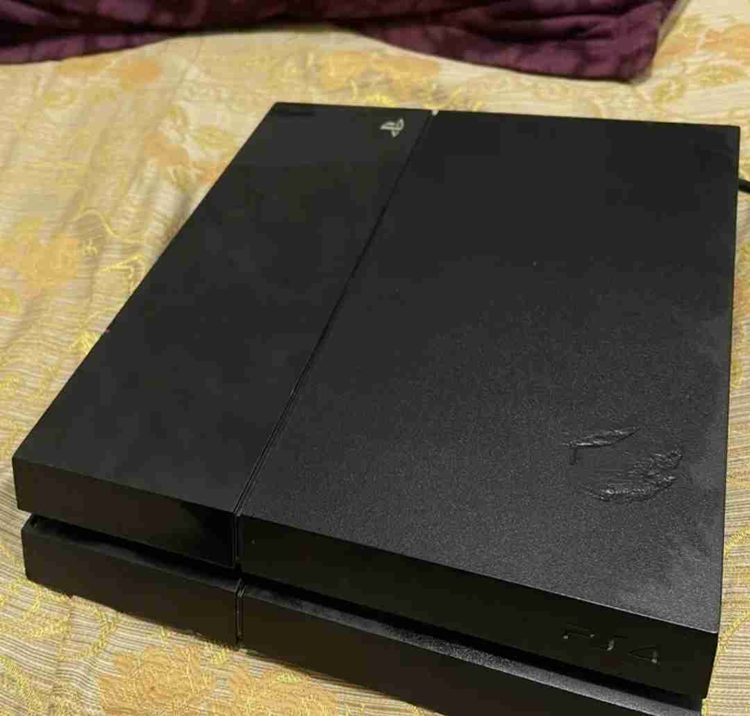 Playstation 4 1TB with controller