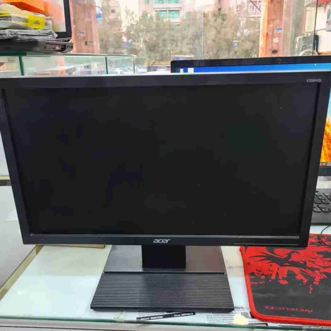 19.5" LCD display - 1600 x 900 resolution - 100,000,000:1 contrast ratio - 5ms r