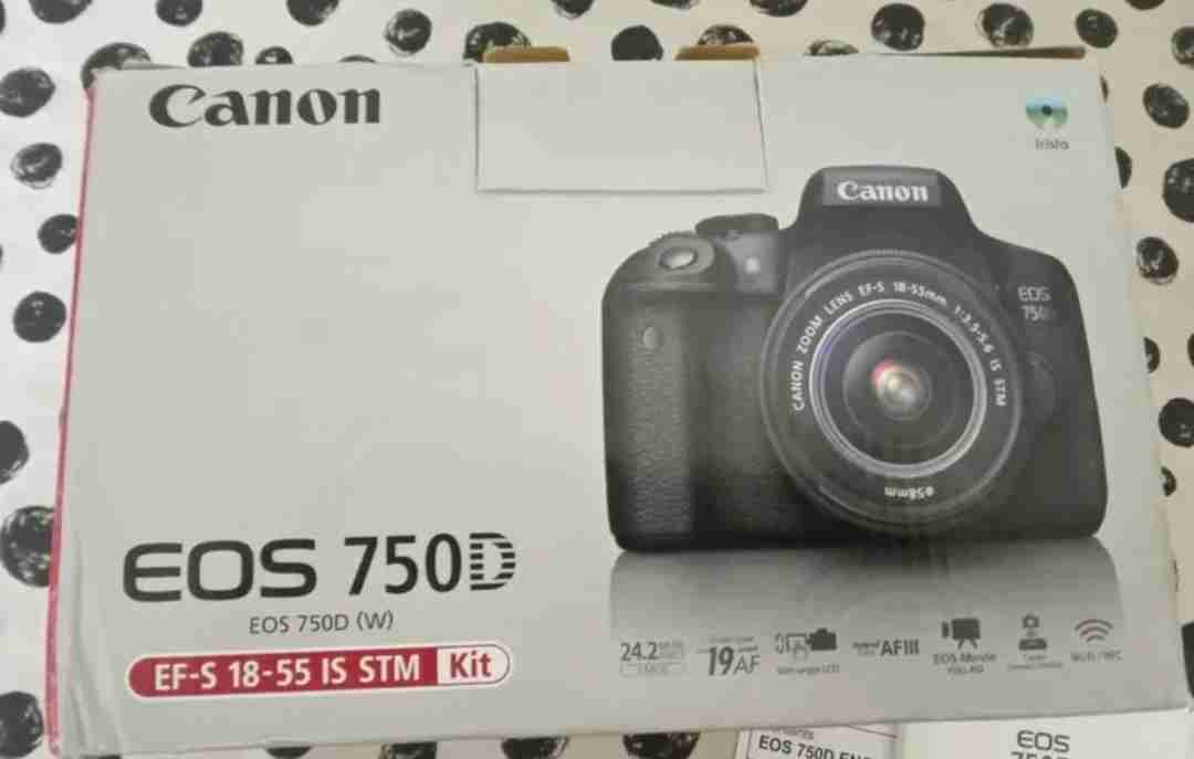 Canon EOS 750D DSLR Camera good condition