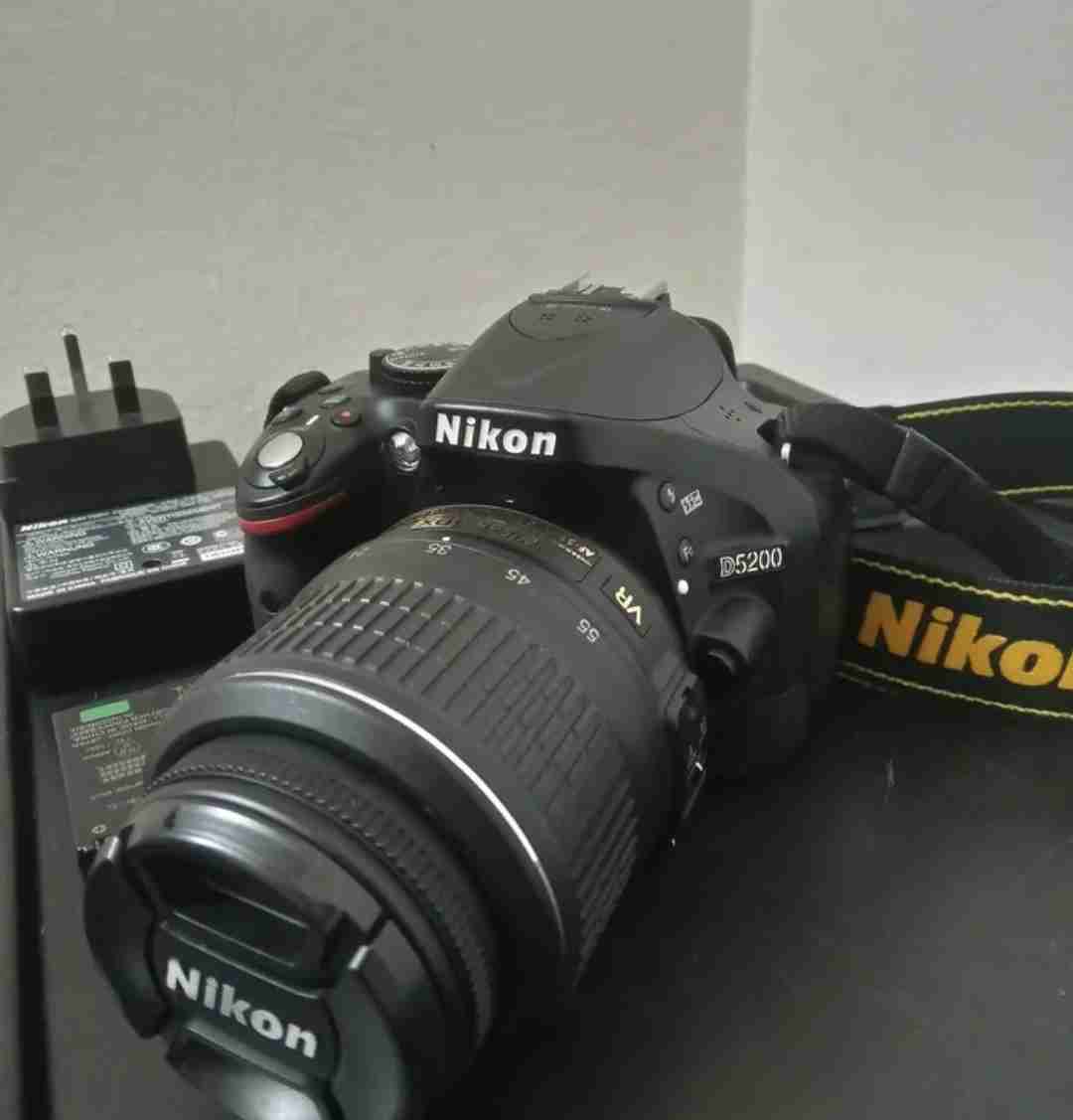 Nikon D5200 24.1MP DSLR Camera good condition