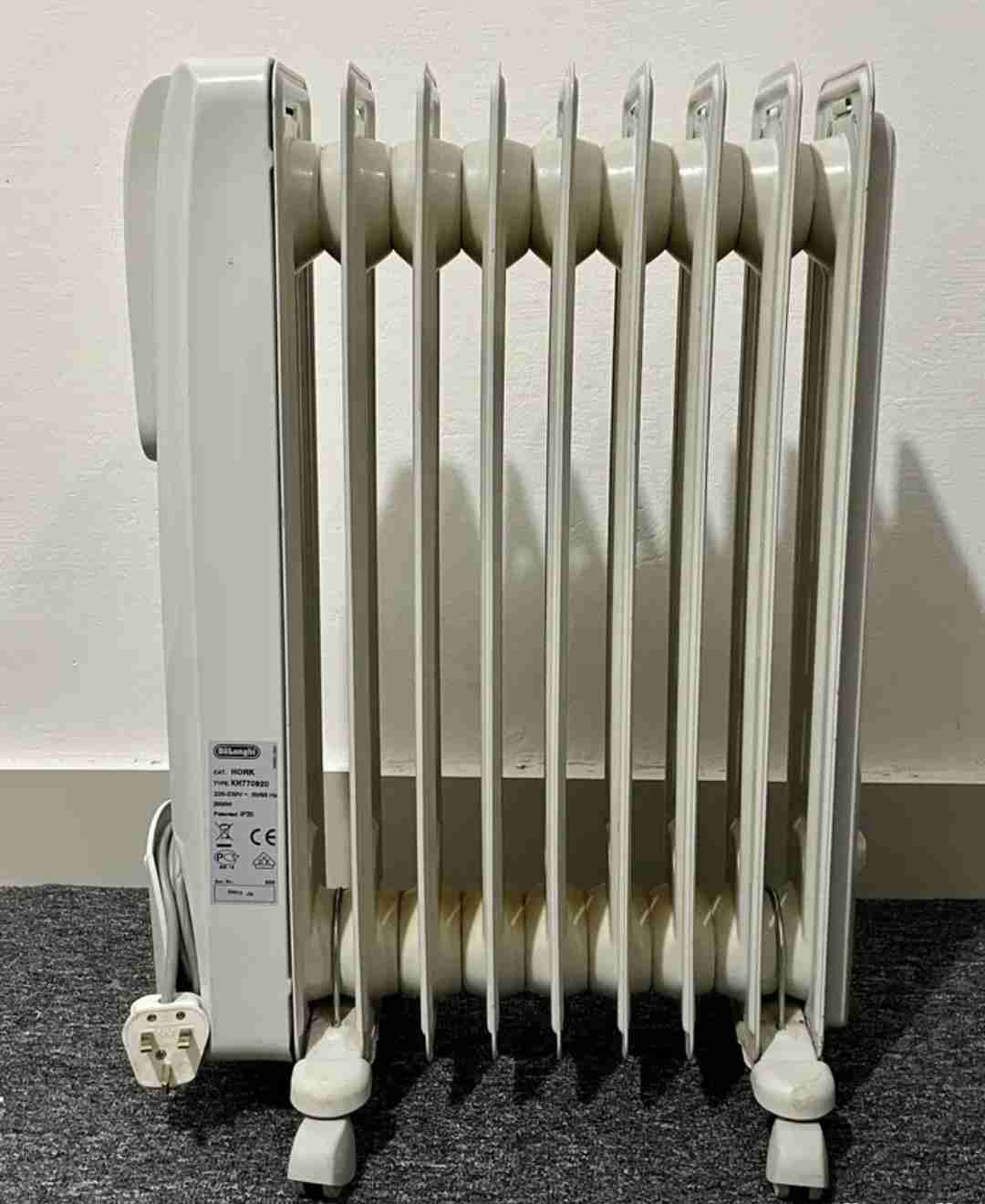 DELONGHI 8 FINS HEATER