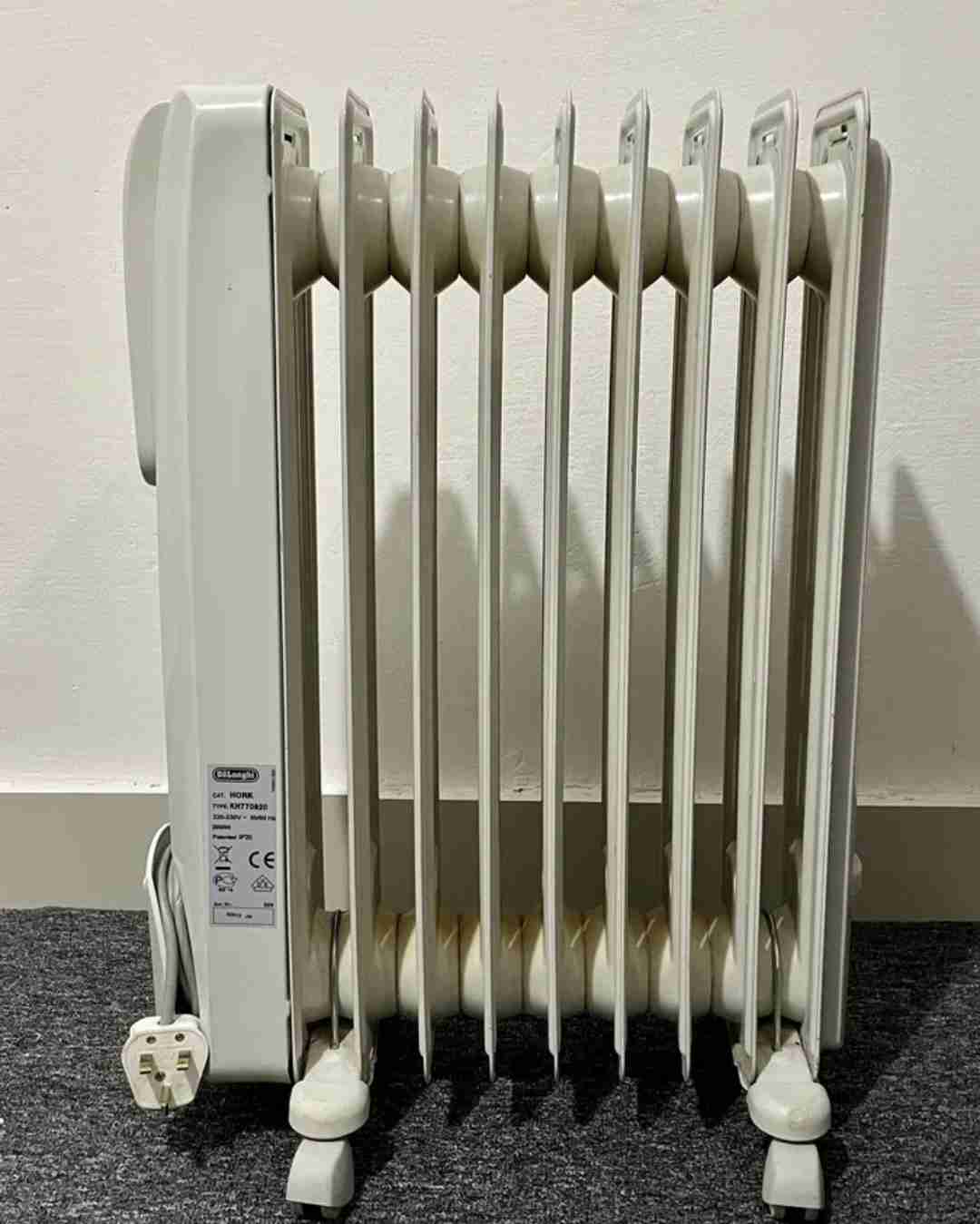 DELONGHI 8 FINS HEATER