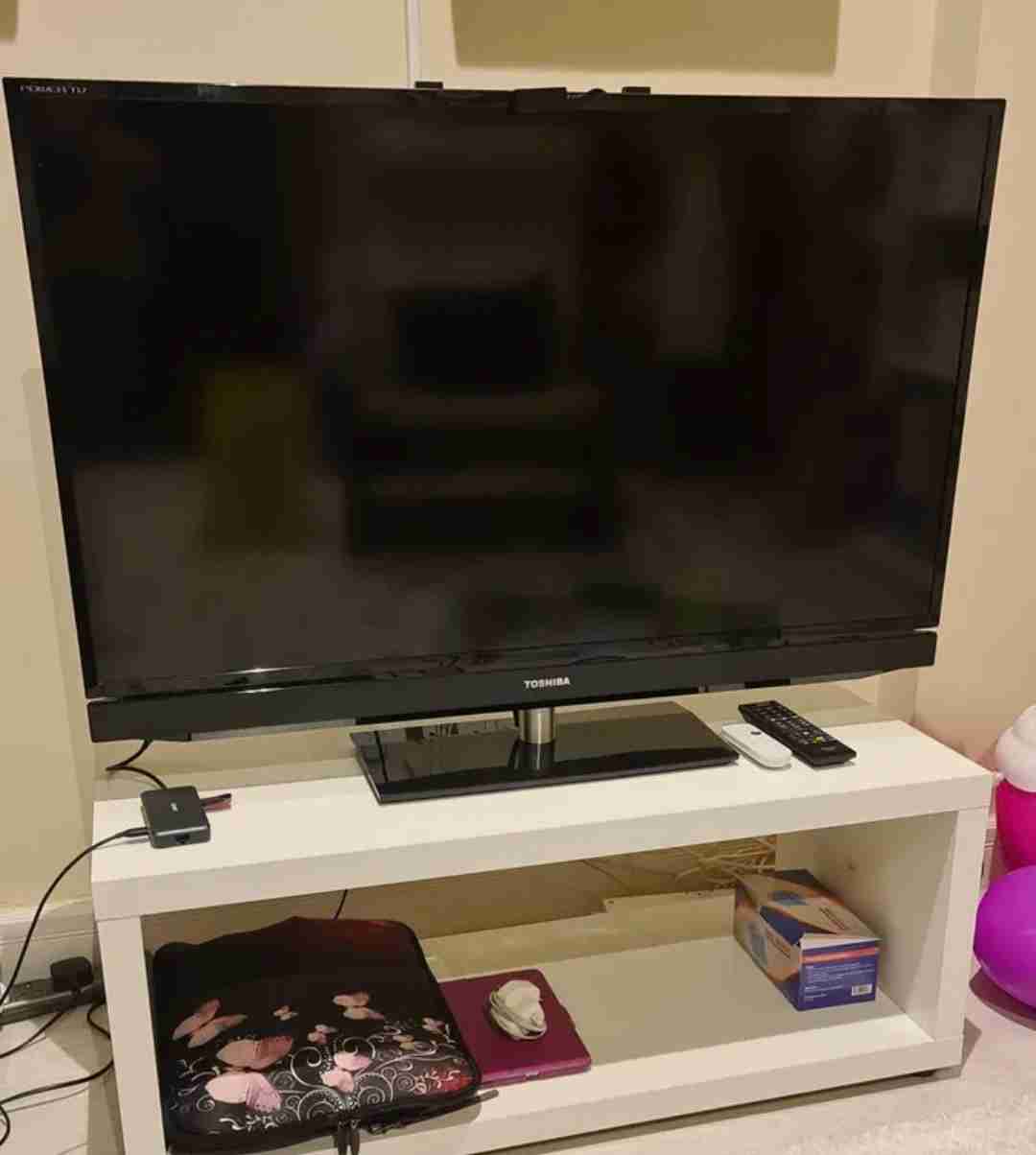 Toshiba TV 40 inch