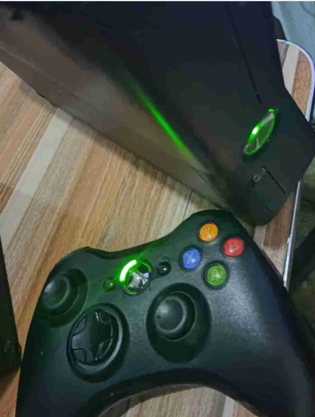 جهاز Xbox 360 slim للبيع