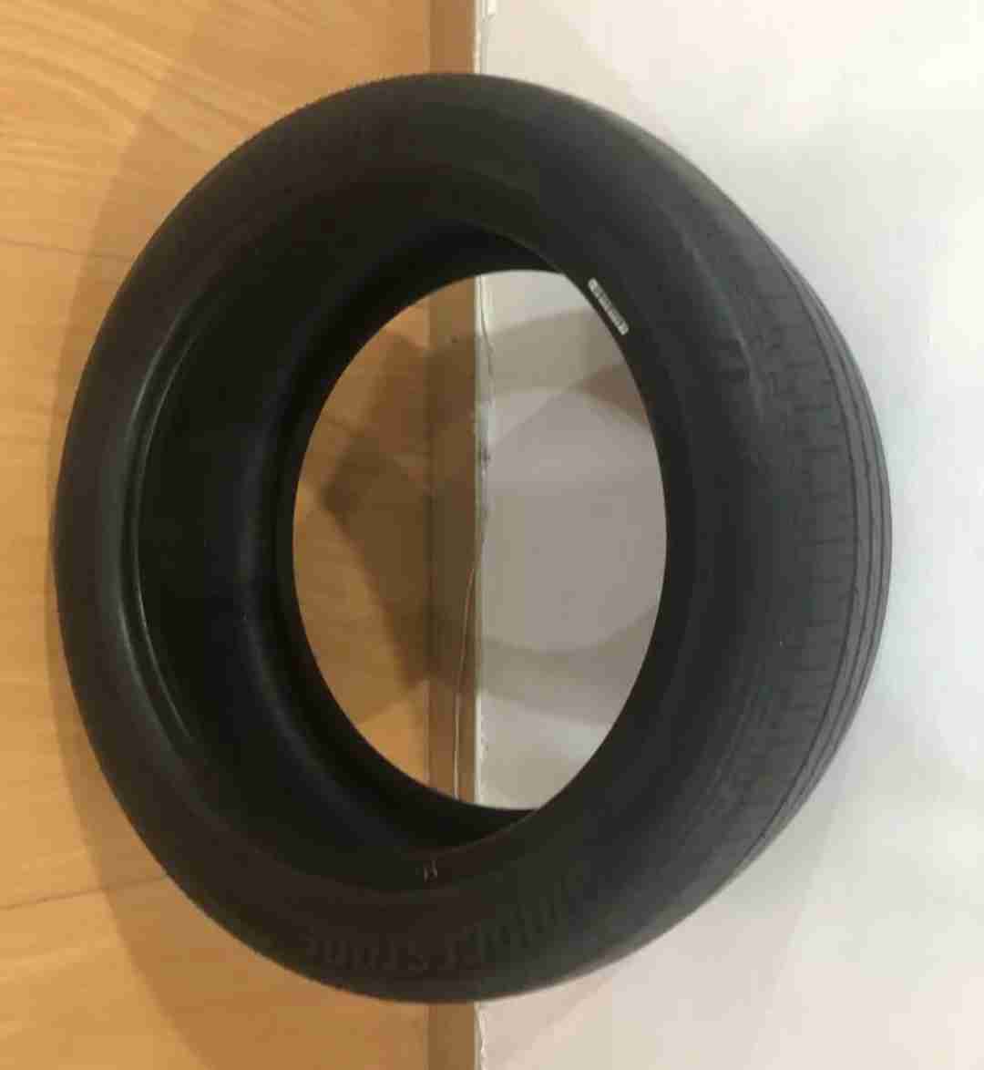 تاير بريجستون قياس 245 /45 / 18 شبه جديد Bridgestone tyre size 245/45R18