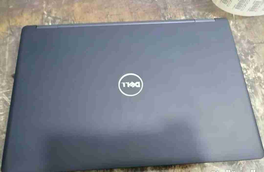 لابتوب Dell core i5 فرز اول الجيل السادس