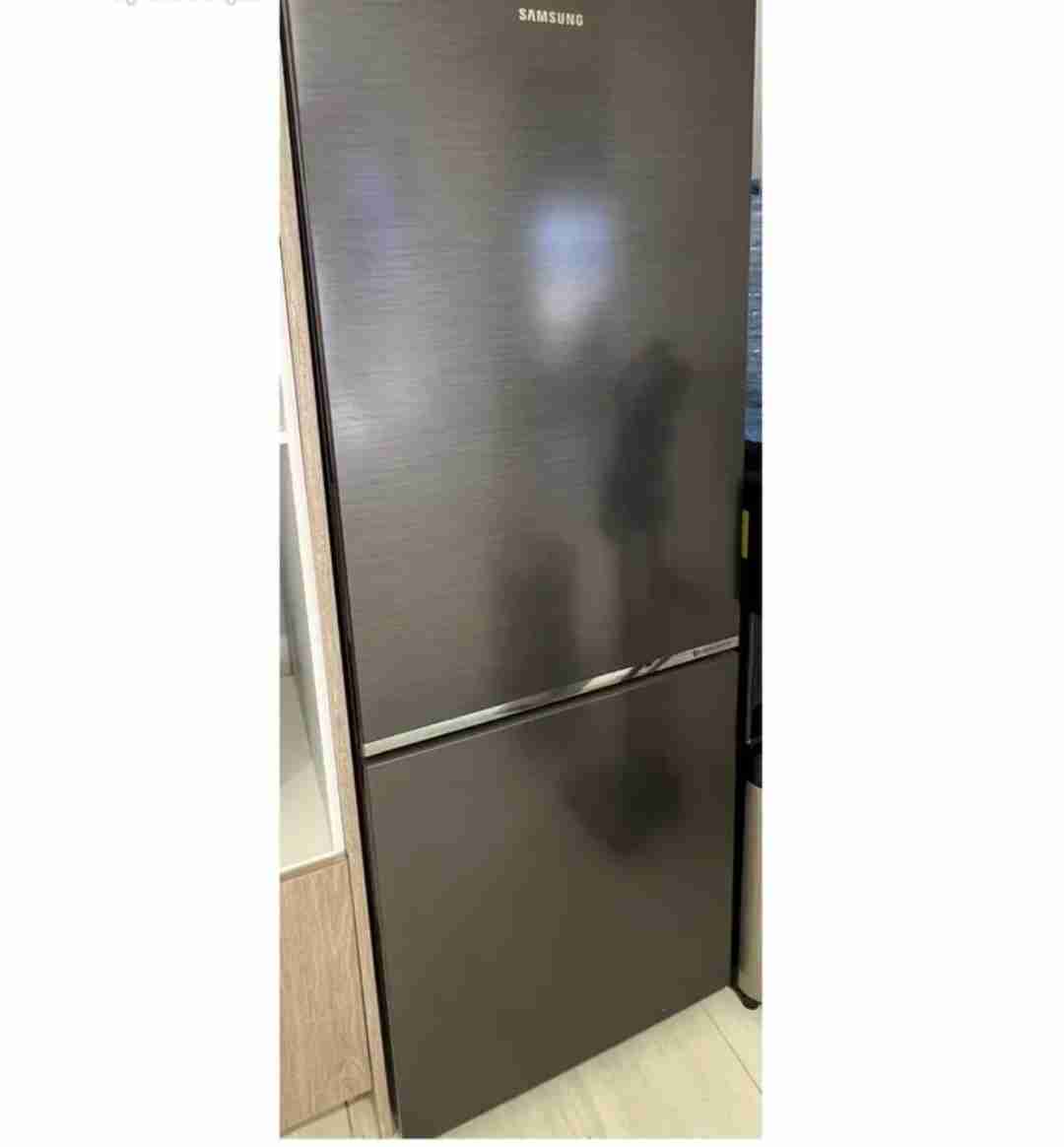 Samsung Refrigerator with Freezer