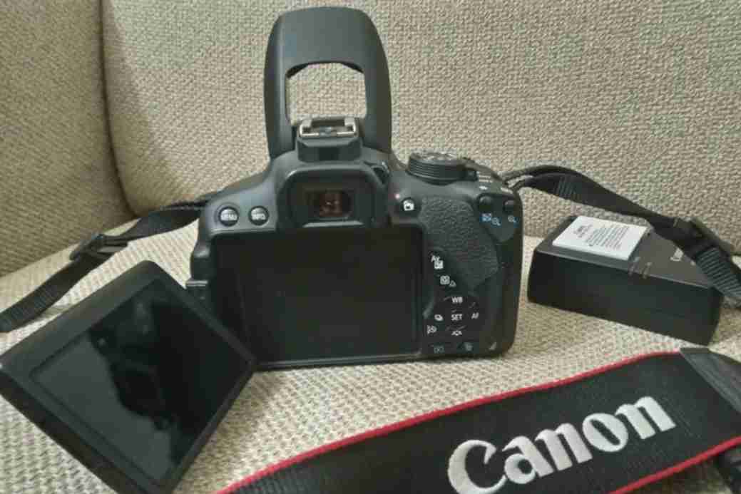 Canon EOS 700D Camera