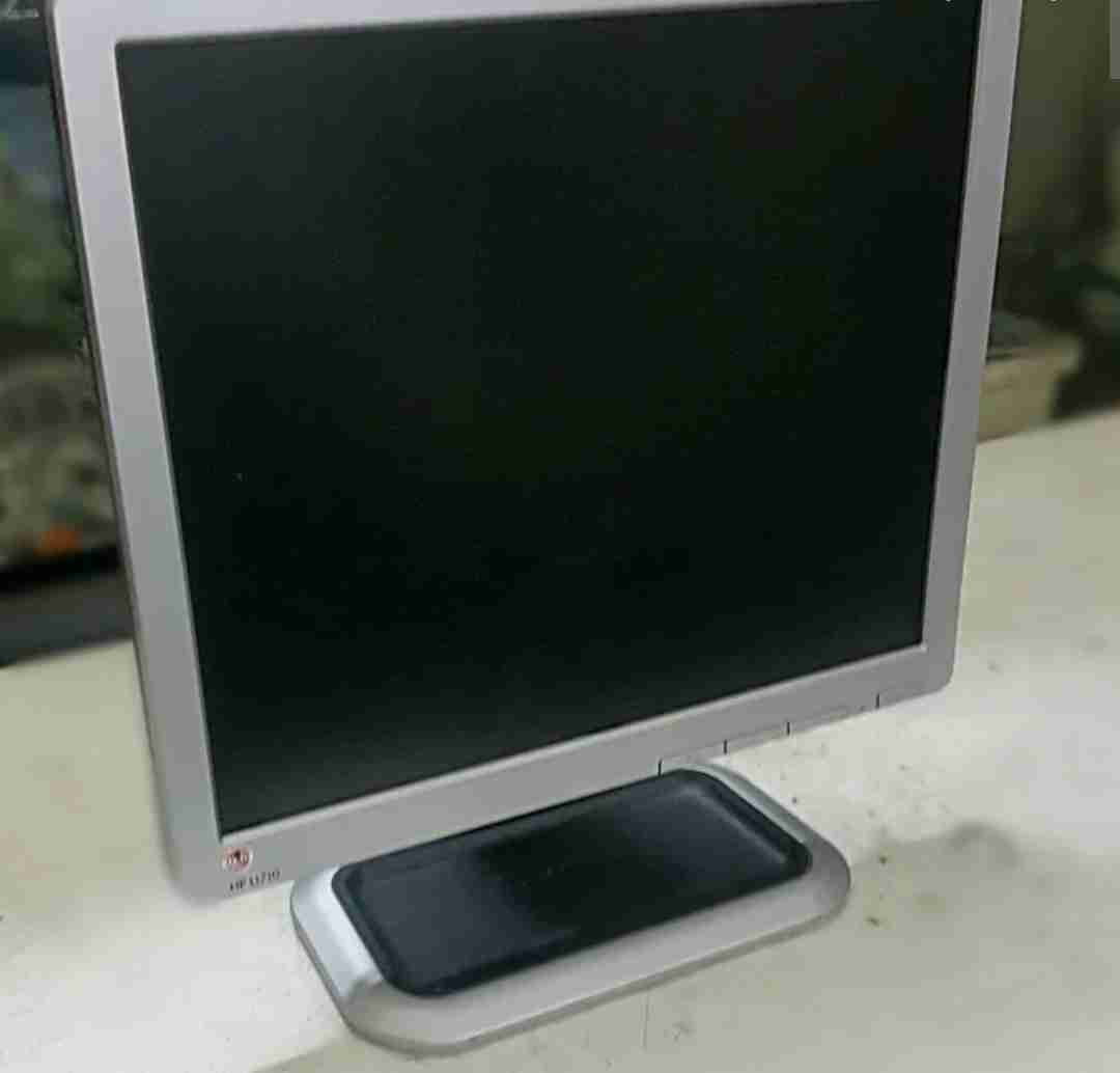 HP monitor 17 inch