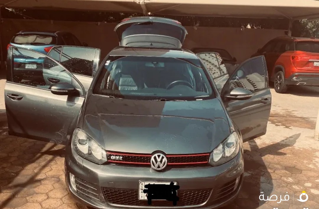 لمحبي متعة القياده والسيارات الرياضيه VW Golf GTI 2000 cc