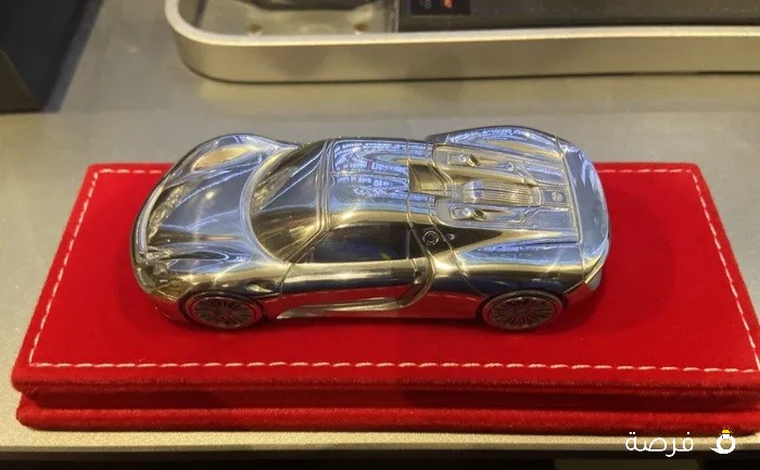 Porsche GT2RS & Porsche 918 Spyder paperweight