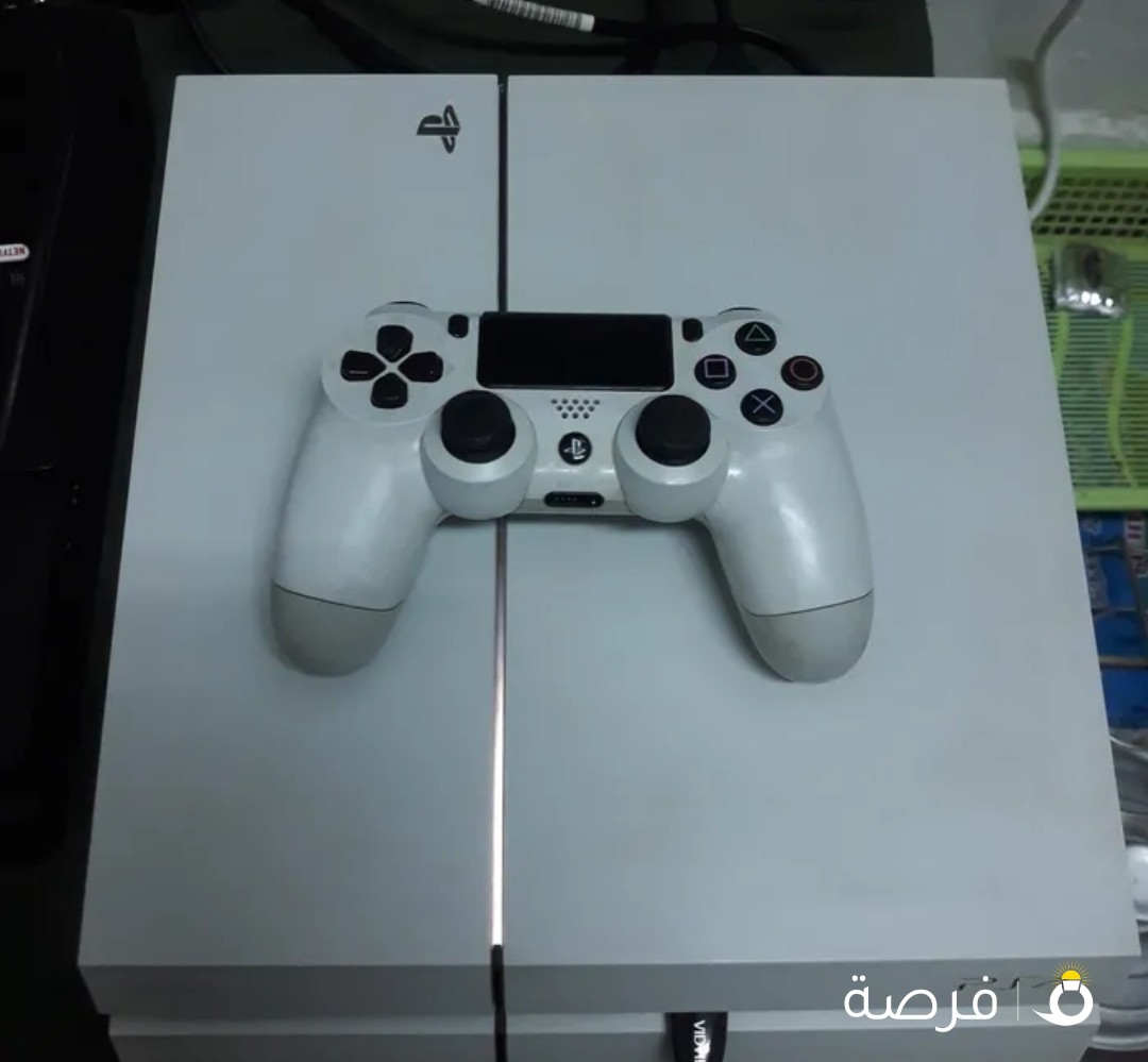 PLAYSTATION 4